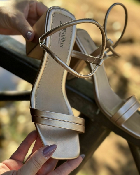 Sandália Salto Bloco 8,5cm - Cobre Elegante e Confortável
