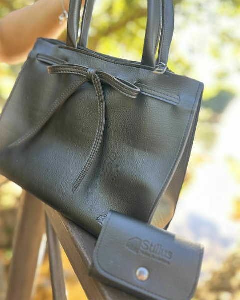 Bolsa Laço Fino Preta - Elegância e Versatilidade