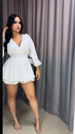 Macaquinho Transpassado Julia - Crepe Premium Branco - Anna Closet DF 