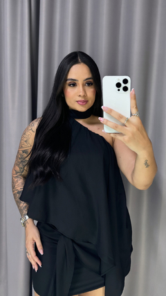 Blusa Assimétrica Nula Manga - Preto