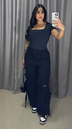 Calça Pantalona Cargo - Preto - comprar online