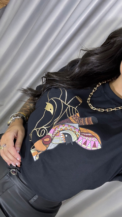 Imagem do T- Shirt Metalizada Girafa - Preto