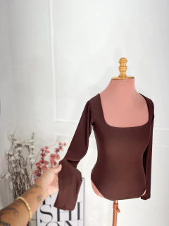 BODY JOANA na internet