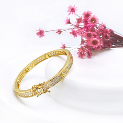 BRACELETE CRAVEJADO INSPIRED GRIFE - BANHADO A OURO18K - comprar online