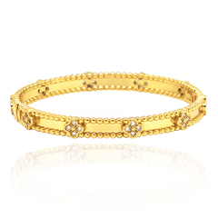 BRACELETE LISO COM TREVOS CRAVEJADOS - BANHADO A OURO18K