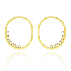 BRINCO OVAL VAZADO COM ZIRCÔNIA - BANHADO A OURO18K