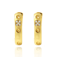 BRINCO CLICK INSPIRED GRIFE CRAVEJADO - BANHADO A OURO18K - comprar online