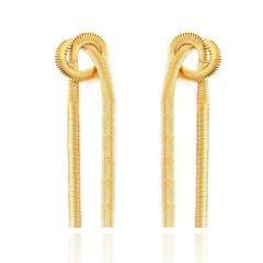 BRINCO NÓ CORRENTE FITA - BANHADO A OURO18K