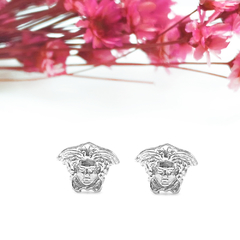 BRINCO GRIFE PEQ - BANHADO A OURO18K - comprar online