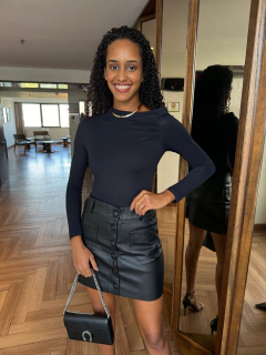 Saia Curta Couro Sintético Fabiana Preta