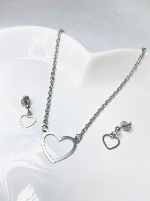 Conjunto Brinco e Colar Coração Vazado Aço Inox - comprar online
