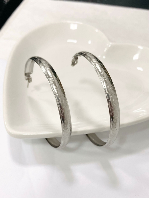 Argola Boleada Estampada Grande Aço Inox - comprar online