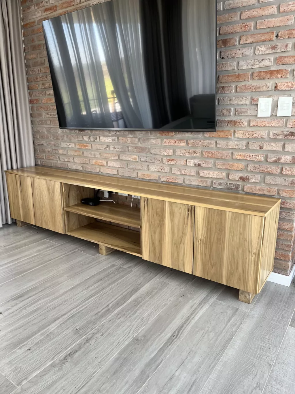 Rack de Tv Kana Petiribí