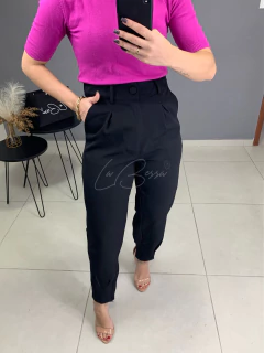 Calça Lavínia Cenoura Preto Plus - comprar online
