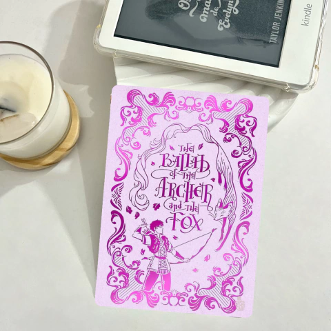 Card Skin Kindle - The Ballad of the Archer and the Fox (roxo) - comprar online
