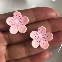 Aplique Infantil de Resina Minnie Coração Morango e Flor Para Laços Tiaras e Enfeites Tamanhos Variados - Donana Biju