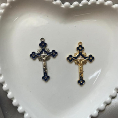 Crucifixo Resinado Para Terço Prata e Dourado - comprar online
