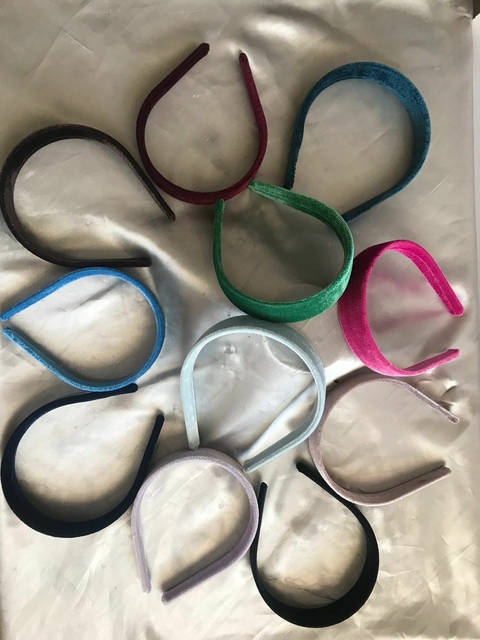 Tiara Encapada Com Veludo Larga Sem Dente 30mm - comprar online