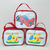 Três bolsas personalizadas com ilustrações de um avião vermelho e dois helicópteros coloridos, em fundo azul claro.