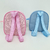 Mochila infantil personalizada nas cores rosa e azul, com alças.