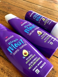 Kit Aussie Miracle Moist com avocado e óleo de jojoba. Shampoo, condicionador e máscara na internet