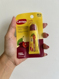 Hidratante labial lip balm Carmex 10g - loja online