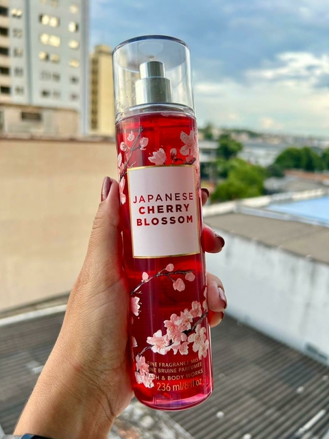 Bath & Body Works Japanese Cherry Blossom Body Splash 236ml