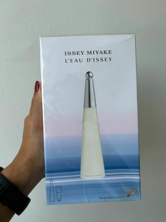 L'eau D'issey - Issey Miyake Kit de perfume feminino 100ml e hidratante 75ml Traveller`s exclusive. na internet