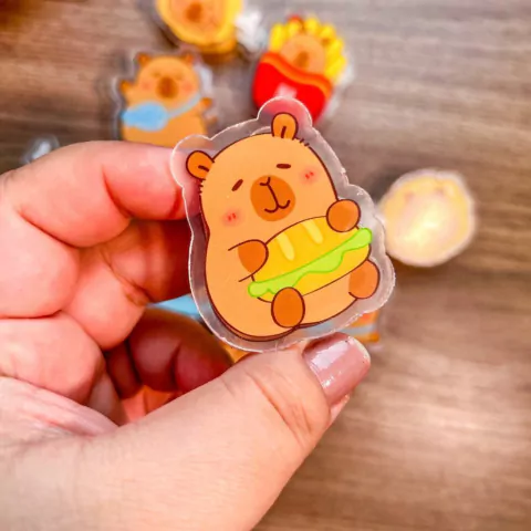 Prendedor Acrílico Capivara Multiuso