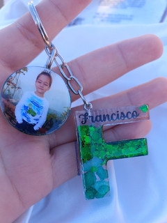 Chaveiro de Resina Personalizado de Letra com Pedras