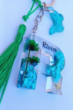 Chaveiro de Letra de Resina Personalizado - comprar online