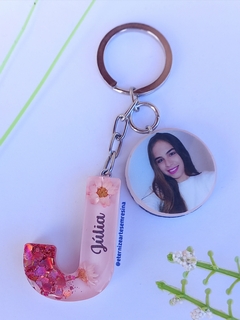 Chaveiro de Letra Personalizado com Foto em Resina - comprar online