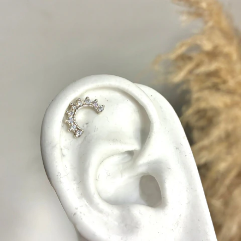 Piercing de Prata Tragus Meia Lua Cravejada