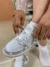 Tênis com strass frente e logo