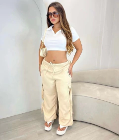 Calça Parachute Feminina Bolsos Laterais Alfaiataria - comprar online