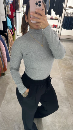 Manga Longa gola alta na internet