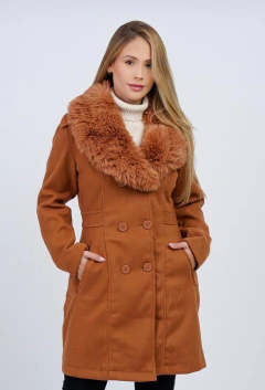 Sobretudo Feminino de Pelinhos