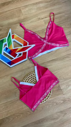 Cropped Planet Girls Letreiro Rosa