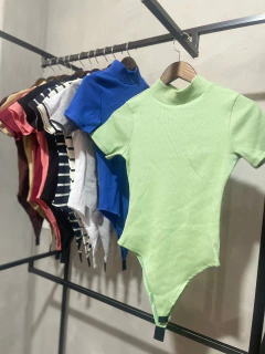 Body Feminino Manga Curta Gola Alta Canelado