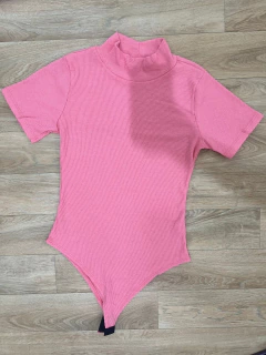 Body Feminino Manga Curta Gola Alta Canelado - comprar online