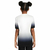 Criança de costas usando o uniforme infantil do Corinthians Away 2024/25, em branco com detalhes em preto.
