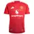 Camisa Manchester United Home 2024/25 torcedor Adidas masculina - vermelha, vista frontal Detalhe do escudo na camisa Manchester United Home 2024/25 torcedor Adidas masculina. Camisa, Manchester United, Man Utd, Futebol, Premier League, Adidas, Uniforme, 