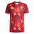Camisa vermelha da Seleção da Alemanha II, modelo 2025/26 para torcedores masculinos, com design moderno e detalhes em amarelo.