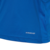 Parte inferior da camisa azul do Cruzeiro, com detalhe do tecido e logo Aeroready.