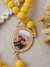 Terço Cordão com Foto - Amarelo/Dourado - comprar online