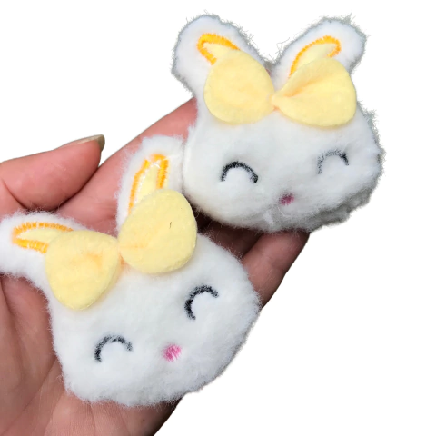 APLIQUE COELHO PELÚCIA LAÇO AMARELO - 1 UNIDADE - comprar online