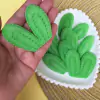 APLIQUE ORELHINHA DE COELHO EM PELUCIA VERDE - 1 UNIDADE