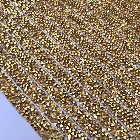 MANTA DE STRASS DOURADA FILEIRA 1X40 - 1 UNIDADE