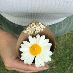 Buquêzinho de Margarida Candle 15g embalada no papel kraft Vela decorativa (disponível 2 dias após a compra) - comprar online