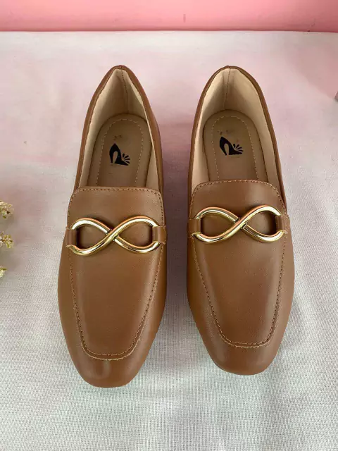 Mocassim Quadrado Caramelo Com Enfeite Infinito